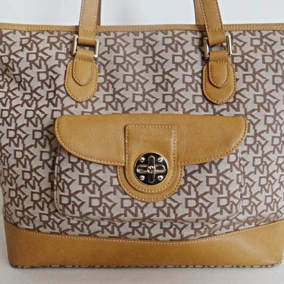 Women's DKNY Brown Large Handbag Pre-owned - Picture 2 of 8